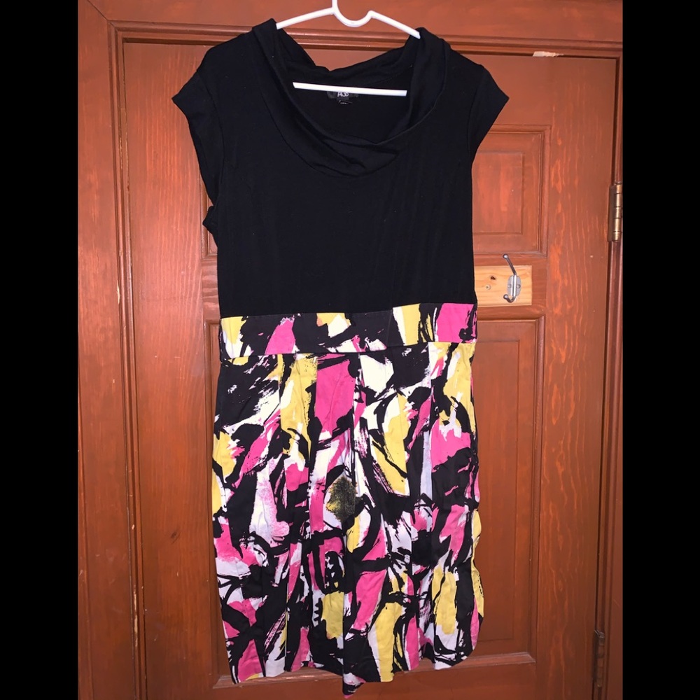 Scoop neck dress